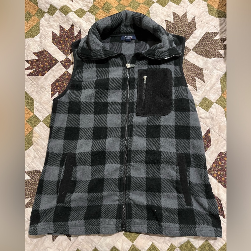 Chaps Sport Black and Gray Fleece Vest